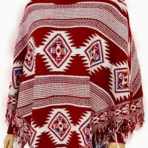 Warm and stylish Poncho with sleeves